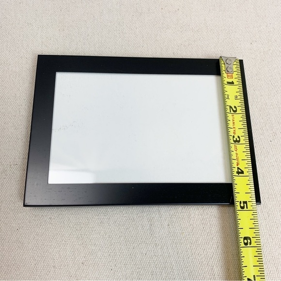 Black aluminum tabletop Picture frame for 5.5x3.5 photo - Picture 4 of 7